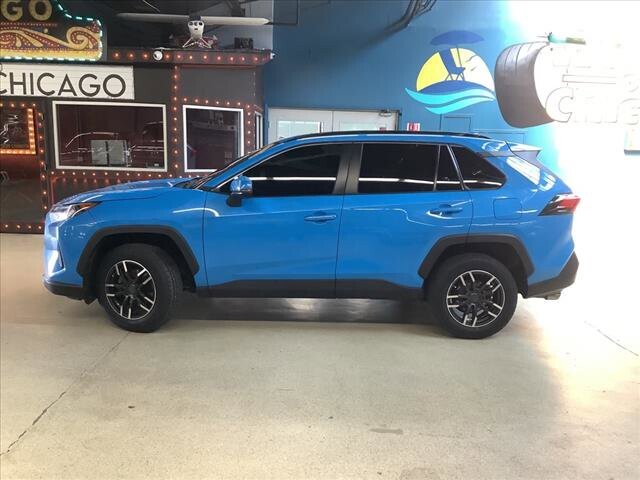 2019 Toyota RAV4 in Chicago, IL 60659 - 2329645 2