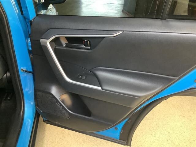 2019 Toyota RAV4 in Chicago, IL 60659 - 2329645 23