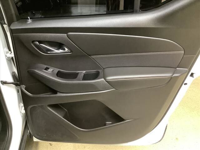 2019 Chevrolet Traverse in Chicago, IL 60659 - 2329916 21