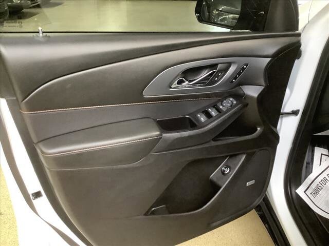 2019 Chevrolet Traverse in Chicago, IL 60659 - 2329916 9