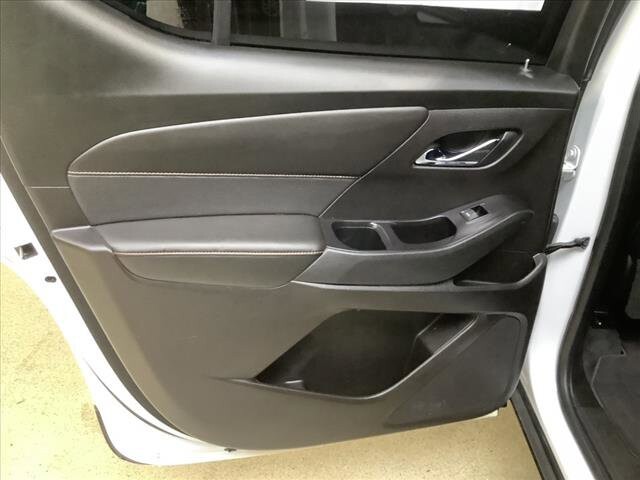 2019 Chevrolet Traverse in Chicago, IL 60659 - 2329916 17