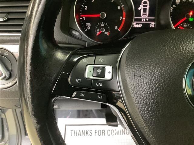 2016 Volkswagen Passat in Chicago, IL 60659 - 2329952 12