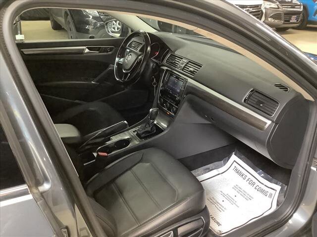 2016 Volkswagen Passat in Chicago, IL 60659 - 2329952 23