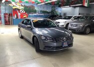 2016 Volkswagen Passat in Chicago, IL 60659 - 2329952 7