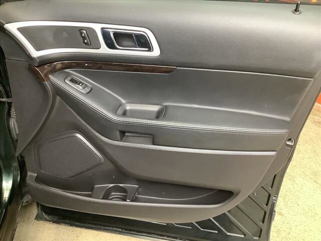 2013 Ford Explorer in Chicago, IL 60659 - 2329953 24