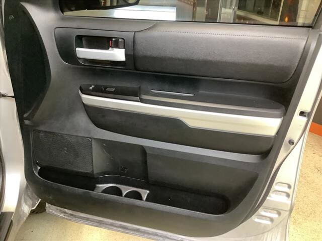 2017 Toyota Tundra in Chicago, IL 60659 - 2332110 20