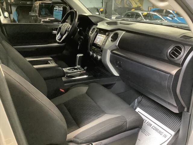 2017 Toyota Tundra in Chicago, IL 60659 - 2332110 21