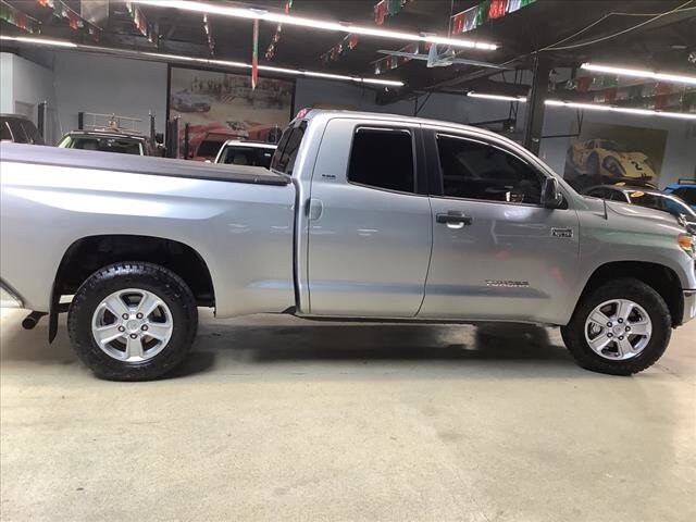 2017 Toyota Tundra in Chicago, IL 60659 - 2332110 6