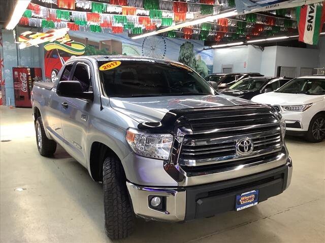 2017 Toyota Tundra in Chicago, IL 60659 - 2332110 7
