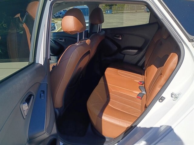 2015 Hyundai Tucson in Hudson, FL 34669 - 2332626 10