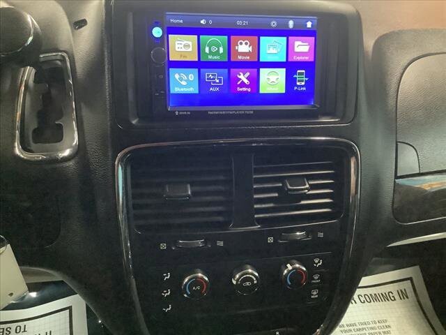 2016 Dodge Grand Caravan in Chicago, IL 60659 - 2332873 14