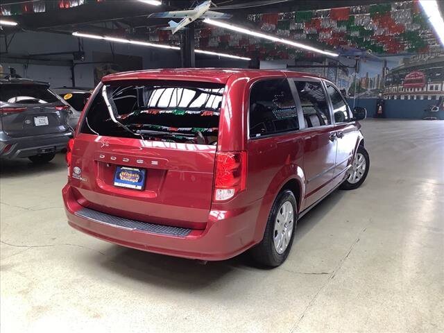 2016 Dodge Grand Caravan in Chicago, IL 60659 - 2332873 5