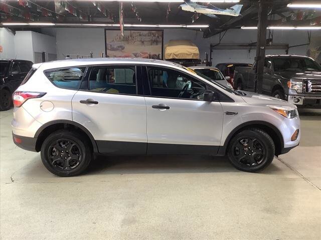 2017 Ford Escape in Chicago, IL 60659 - 2332897 6