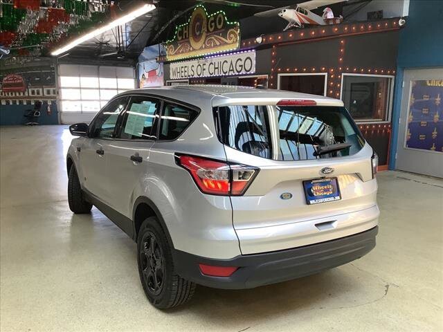 2017 Ford Escape in Chicago, IL 60659 - 2332897 3