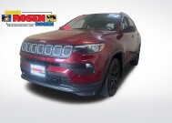 2022 Jeep Compass in Milwaulkee, WI 53221 - 2332957 1
