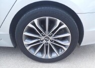 2015 Hyundai Sonata in Troy, IL 62294-1376 - 2333423 23