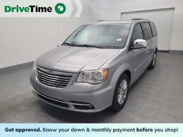 2013 Chrysler Town & Country in Maple Heights, OH 44137