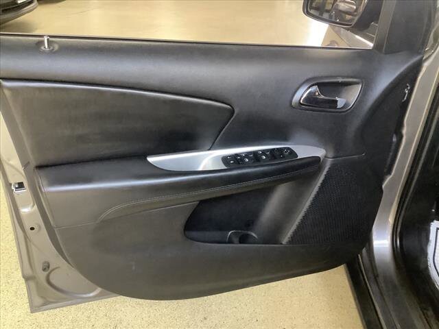 2013 Dodge Journey in Chicago, IL 60659 - 2333994 9