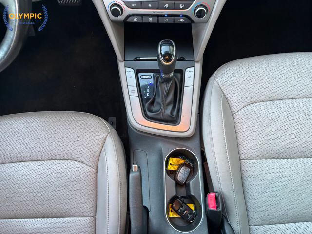 2017 Hyundai Elantra in Decatur, GA 30032 - 2334078 29
