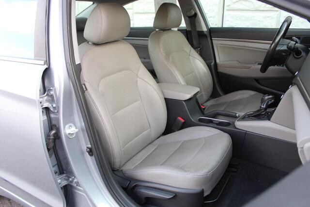 2017 Hyundai Elantra in Decatur, GA 30032 - 2334078 72
