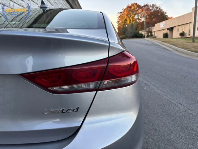 2017 Hyundai Elantra in Decatur, GA 30032 - 2334078 13