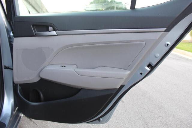 2017 Hyundai Elantra in Decatur, GA 30032 - 2334078 80