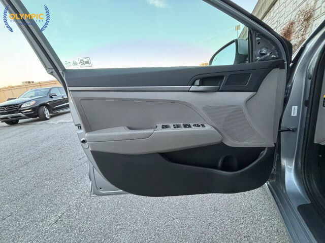 2017 Hyundai Elantra in Decatur, GA 30032 - 2334078 39