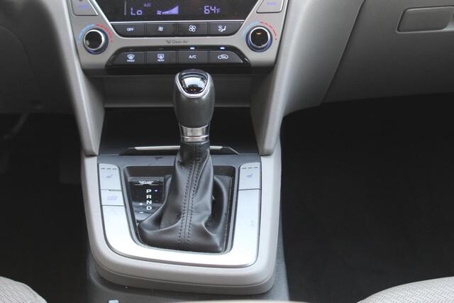 2017 Hyundai Elantra in Decatur, GA 30032 - 2334078 68