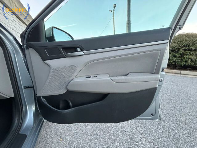 2017 Hyundai Elantra in Decatur, GA 30032 - 2334078 40