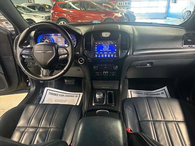 2015 Chrysler 300 in Chicago, IL 60659 - 2334669 22