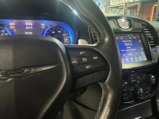 2015 Chrysler 300 in Chicago, IL 60659 - 2334669 14