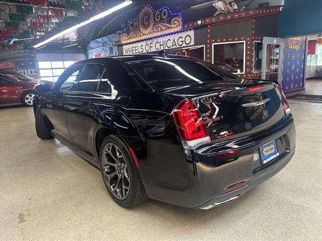 2015 Chrysler 300 in Chicago, IL 60659 - 2334669 4