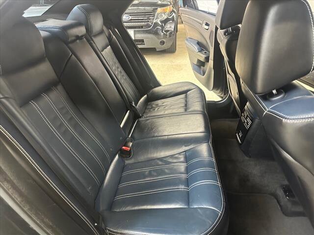 2015 Chrysler 300 in Chicago, IL 60659 - 2334669 24