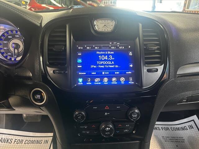 2015 Chrysler 300 in Chicago, IL 60659 - 2334669 17