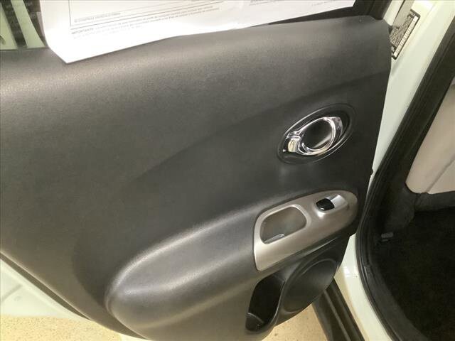 2012 Nissan Juke in Chicago, IL 60659 - 2334717 17