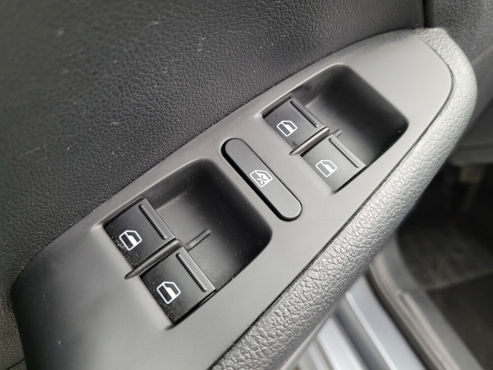 2018 Volkswagen Jetta in Lakewood, CO 80215 - 2335207 60