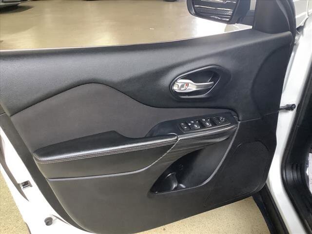 2016 Jeep Cherokee in Chicago, IL 60659 - 2335214 9