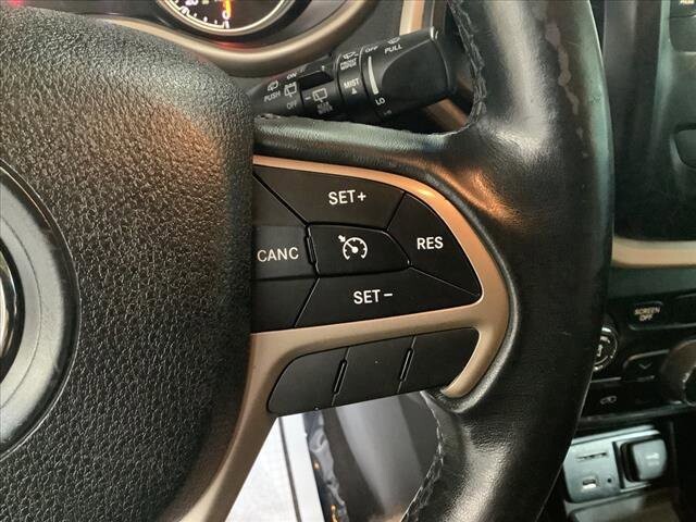 2016 Jeep Cherokee in Chicago, IL 60659 - 2335214 13