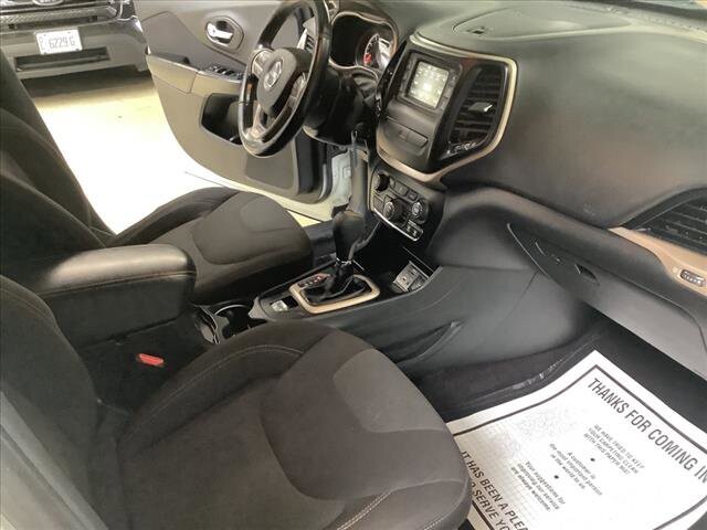 2016 Jeep Cherokee in Chicago, IL 60659 - 2335214 22