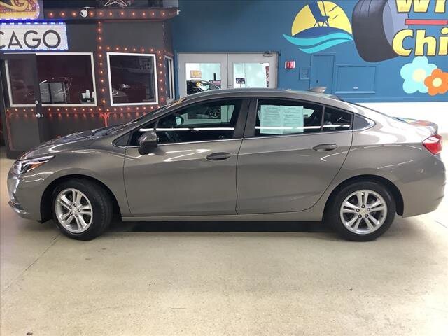 2018 Chevrolet Cruze in Chicago, IL 60659 - 2335919 2