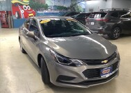 2018 Chevrolet Cruze in Chicago, IL 60659 - 2335919 7