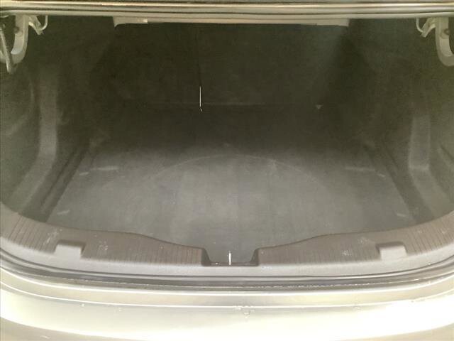 2018 Chevrolet Cruze in Chicago, IL 60659 - 2335919 18