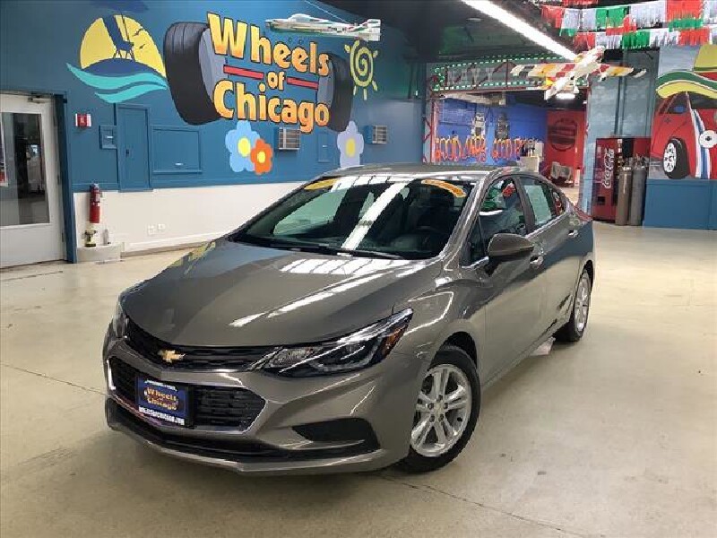 2018 Chevrolet Cruze in Chicago, IL 60659 - 2335919