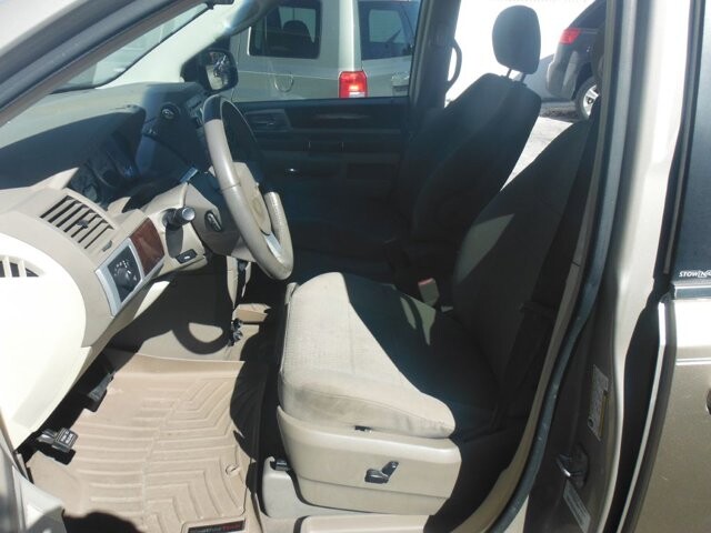 2009 Chrysler Town & Country in WEEKI WACHEE, FL 34614 - 2335951 4