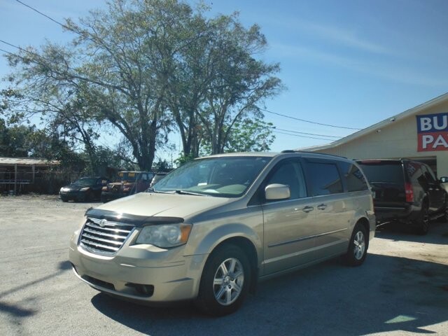 2009 Chrysler Town & Country in WEEKI WACHEE, FL 34614 - 2335951 3