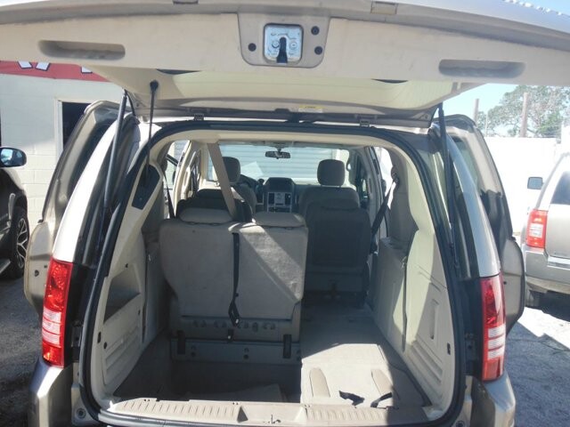 2009 Chrysler Town & Country in WEEKI WACHEE, FL 34614 - 2335951 6