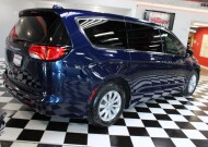 2018 Chrysler Pacifica in Lombard, IL 60148 - 2335973 6