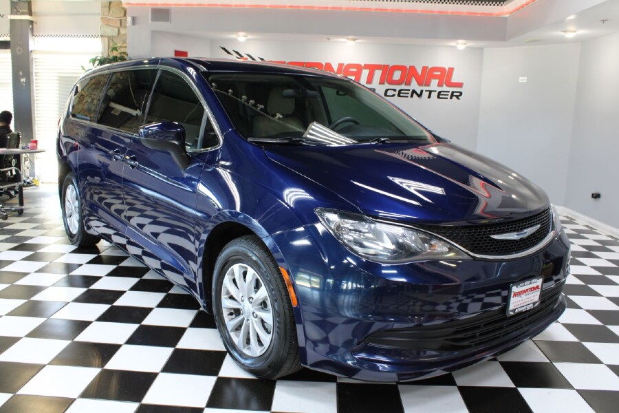 2018 Chrysler Pacifica in Lombard, IL 60148 - 2335973