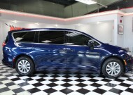 2018 Chrysler Pacifica in Lombard, IL 60148 - 2335973 5