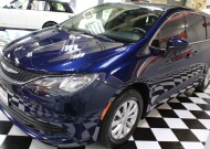 2018 Chrysler Pacifica in Lombard, IL 60148 - 2335973 11